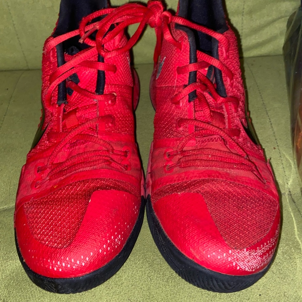 red nike shoes